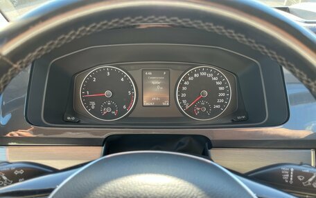Volkswagen Caravelle T6 рестайлинг, 2019 год, 3 450 000 рублей, 19 фотография