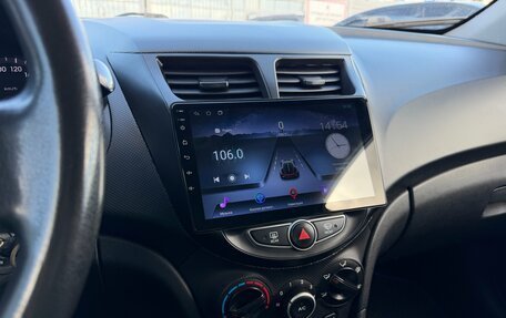 Hyundai Solaris II рестайлинг, 2011 год, 650 000 рублей, 14 фотография