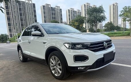 Volkswagen T-Roc I, 2022 год, 1 410 021 рублей, 3 фотография