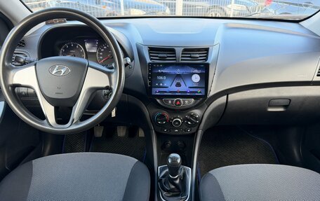 Hyundai Solaris II рестайлинг, 2011 год, 650 000 рублей, 21 фотография