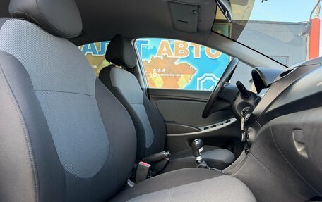 Hyundai Solaris II рестайлинг, 2011 год, 650 000 рублей, 20 фотография