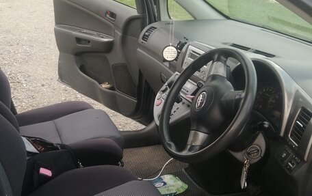 Toyota Wish II, 2003 год, 670 000 рублей, 5 фотография
