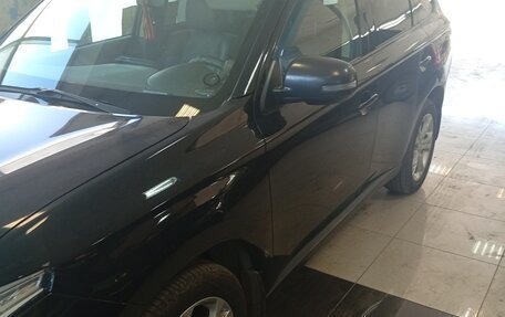 Mitsubishi Outlander III рестайлинг 3, 2013 год, 1 300 000 рублей, 9 фотография