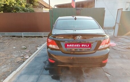 Hyundai Solaris II рестайлинг, 2011 год, 700 000 рублей, 3 фотография