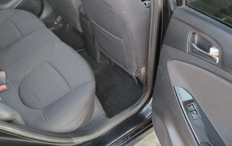 Hyundai Solaris II рестайлинг, 2011 год, 700 000 рублей, 5 фотография