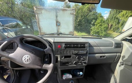 Volkswagen Caravelle T4, 2000 год, 1 000 000 рублей, 2 фотография