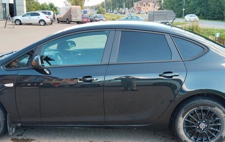 Opel Astra J, 2013 год, 680 000 рублей, 5 фотография