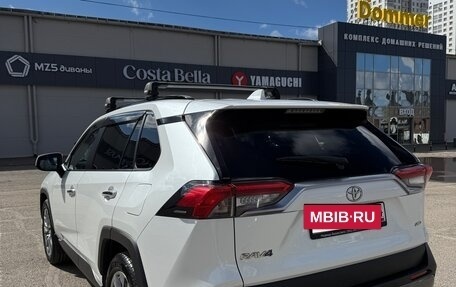 Toyota RAV4, 2020 год, 3 950 000 рублей, 6 фотография