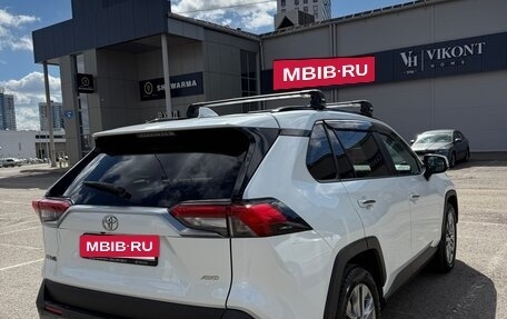 Toyota RAV4, 2020 год, 3 950 000 рублей, 5 фотография