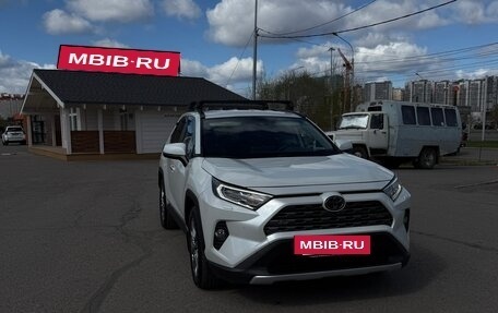 Toyota RAV4, 2020 год, 3 950 000 рублей, 8 фотография