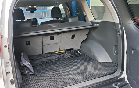 Toyota Land Cruiser Prado 150 рестайлинг 2, 2011 год, 3 320 000 рублей, 13 фотография