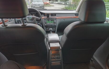 Skoda Superb III рестайлинг, 2012 год, 1 000 000 рублей, 15 фотография