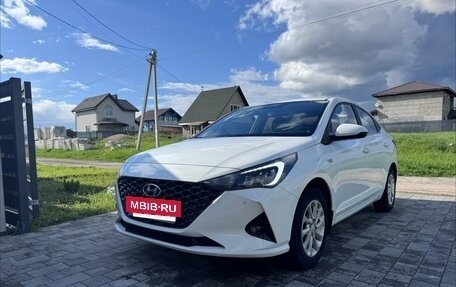 Hyundai Solaris II рестайлинг, 2020 год, 1 595 000 рублей, 4 фотография