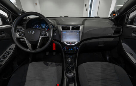 Hyundai Solaris II рестайлинг, 2015 год, 875 000 рублей, 8 фотография