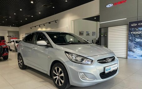 Hyundai Solaris II рестайлинг, 2011 год, 800 000 рублей, 3 фотография