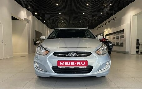 Hyundai Solaris II рестайлинг, 2011 год, 800 000 рублей, 2 фотография