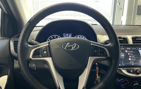 Hyundai Solaris II рестайлинг, 2011 год, 800 000 рублей, 14 фотография