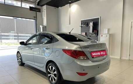Hyundai Solaris II рестайлинг, 2011 год, 800 000 рублей, 6 фотография