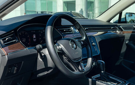 Volkswagen Passat B8 рестайлинг, 2019 год, 2 197 000 рублей, 14 фотография