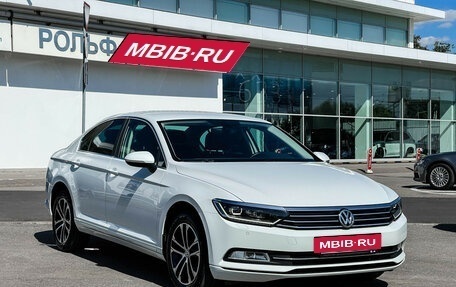 Volkswagen Passat B8 рестайлинг, 2019 год, 2 197 000 рублей, 4 фотография