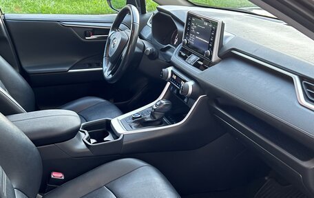 Toyota RAV4, 2021 год, 3 990 000 рублей, 8 фотография