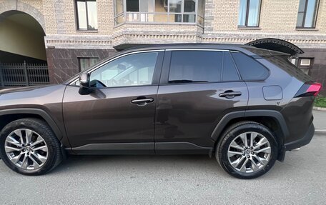 Toyota RAV4, 2021 год, 3 990 000 рублей, 11 фотография