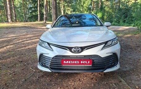Toyota Camry, 2023 год, 4 650 000 рублей, 2 фотография