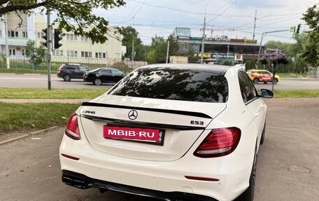 Mercedes-Benz E-Класс, 2018 год, 2 400 000 рублей, 6 фотография