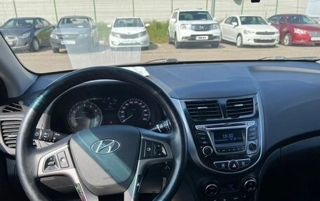 Hyundai Solaris II рестайлинг, 2016 год, 1 100 000 рублей, 4 фотография