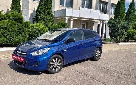 Hyundai Solaris II рестайлинг, 2012 год, 820 000 рублей, 1 фотография