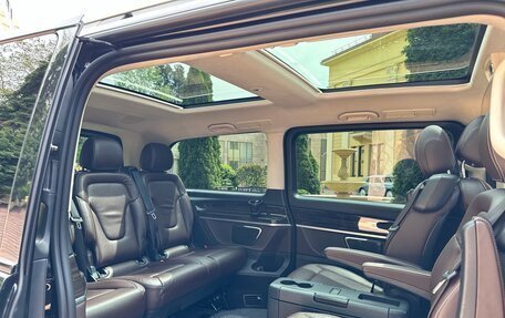 Mercedes-Benz V-Класс, 2017 год, 4 700 000 рублей, 7 фотография