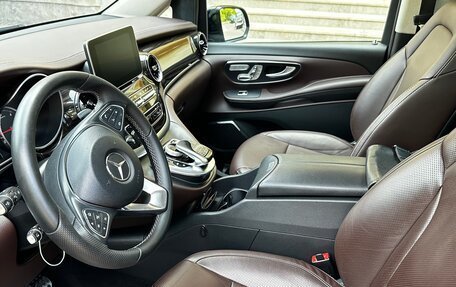 Mercedes-Benz V-Класс, 2017 год, 4 700 000 рублей, 9 фотография