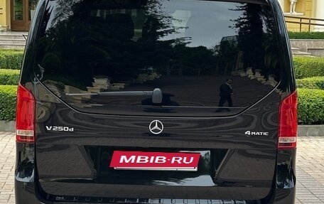 Mercedes-Benz V-Класс, 2017 год, 4 700 000 рублей, 18 фотография