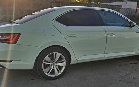 Skoda Superb III рестайлинг, 2018 год, 1 799 000 рублей, 6 фотография
