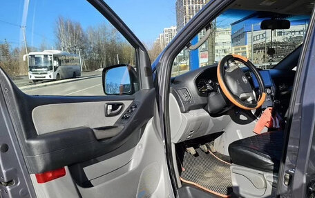 Hyundai H-1 II рестайлинг, 2010 год, 1 390 000 рублей, 5 фотография