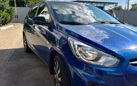 Hyundai Solaris II рестайлинг, 2012 год, 820 000 рублей, 3 фотография