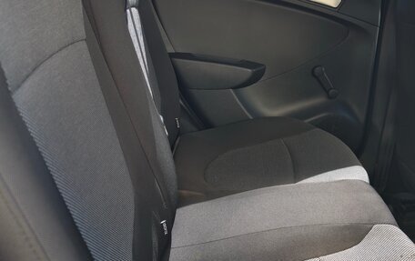 Hyundai Solaris II рестайлинг, 2012 год, 820 000 рублей, 9 фотография