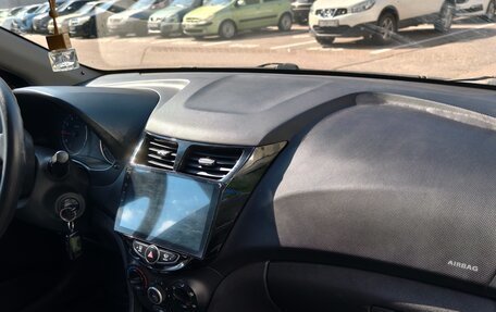 Hyundai Solaris II рестайлинг, 2012 год, 820 000 рублей, 11 фотография