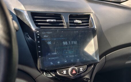 Hyundai Solaris II рестайлинг, 2012 год, 820 000 рублей, 13 фотография