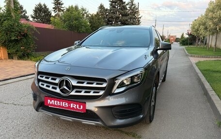 Mercedes-Benz GLA, 2019 год, 2 400 000 рублей, 2 фотография