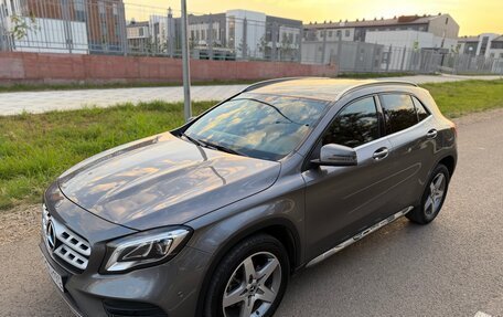 Mercedes-Benz GLA, 2019 год, 2 400 000 рублей, 18 фотография