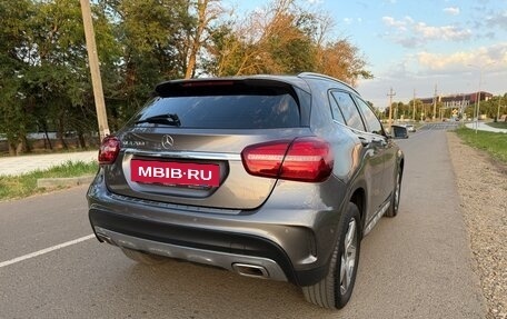 Mercedes-Benz GLA, 2019 год, 2 400 000 рублей, 32 фотография