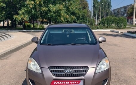 KIA cee'd I рестайлинг, 2008 год, 500 000 рублей, 13 фотография