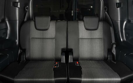 Toyota Noah III, 2017 год, 2 355 000 рублей, 11 фотография