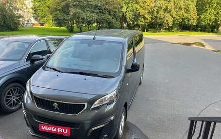Peugeot Traveller I, 2019 год, 2 690 000 рублей, 1 фотография