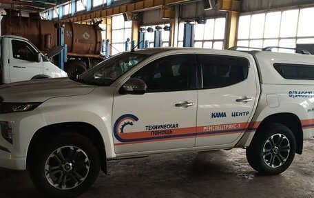 Mitsubishi L200 IV рестайлинг, 2019 год, 2 300 000 рублей, 2 фотография