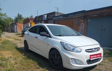 Hyundai Solaris II рестайлинг, 2014 год, 600 000 рублей, 1 фотография