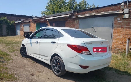 Hyundai Solaris II рестайлинг, 2014 год, 600 000 рублей, 2 фотография