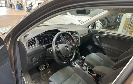 Volkswagen Tiguan II, 2018 год, 2 750 000 рублей, 5 фотография