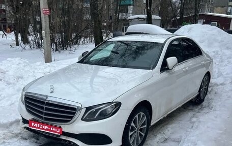 Mercedes-Benz E-Класс, 2019 год, 2 900 000 рублей, 1 фотография